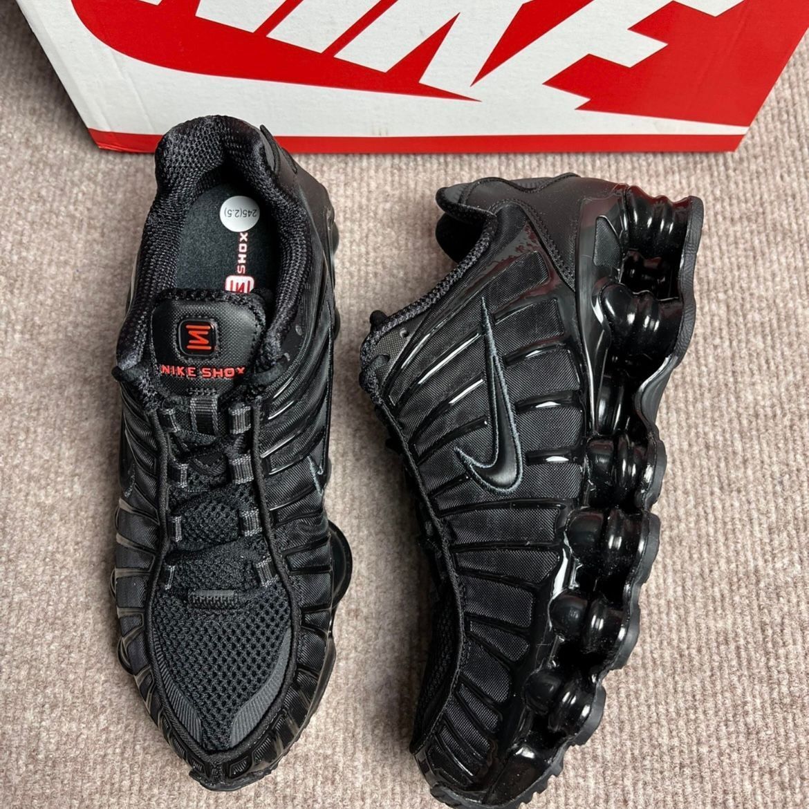 NIKE ショックスTL shox TL スニーカー ナイキblcak 男女兼用 並行輸入品