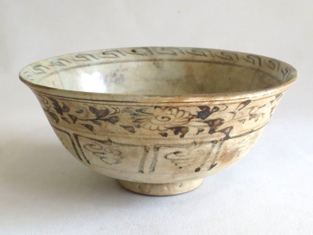 223645】 アジア古陶磁 安南 染付 茶碗 古美術 ブラウン