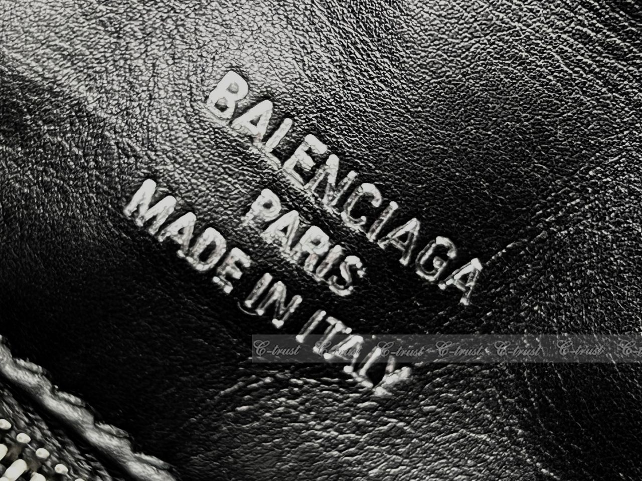 セール！ 数量限定 BALENCIAGA Monaco Sling ショルダー バッグ 都会的 バレンシアガ ショルダーバッグ MONACO スモール BBロゴ