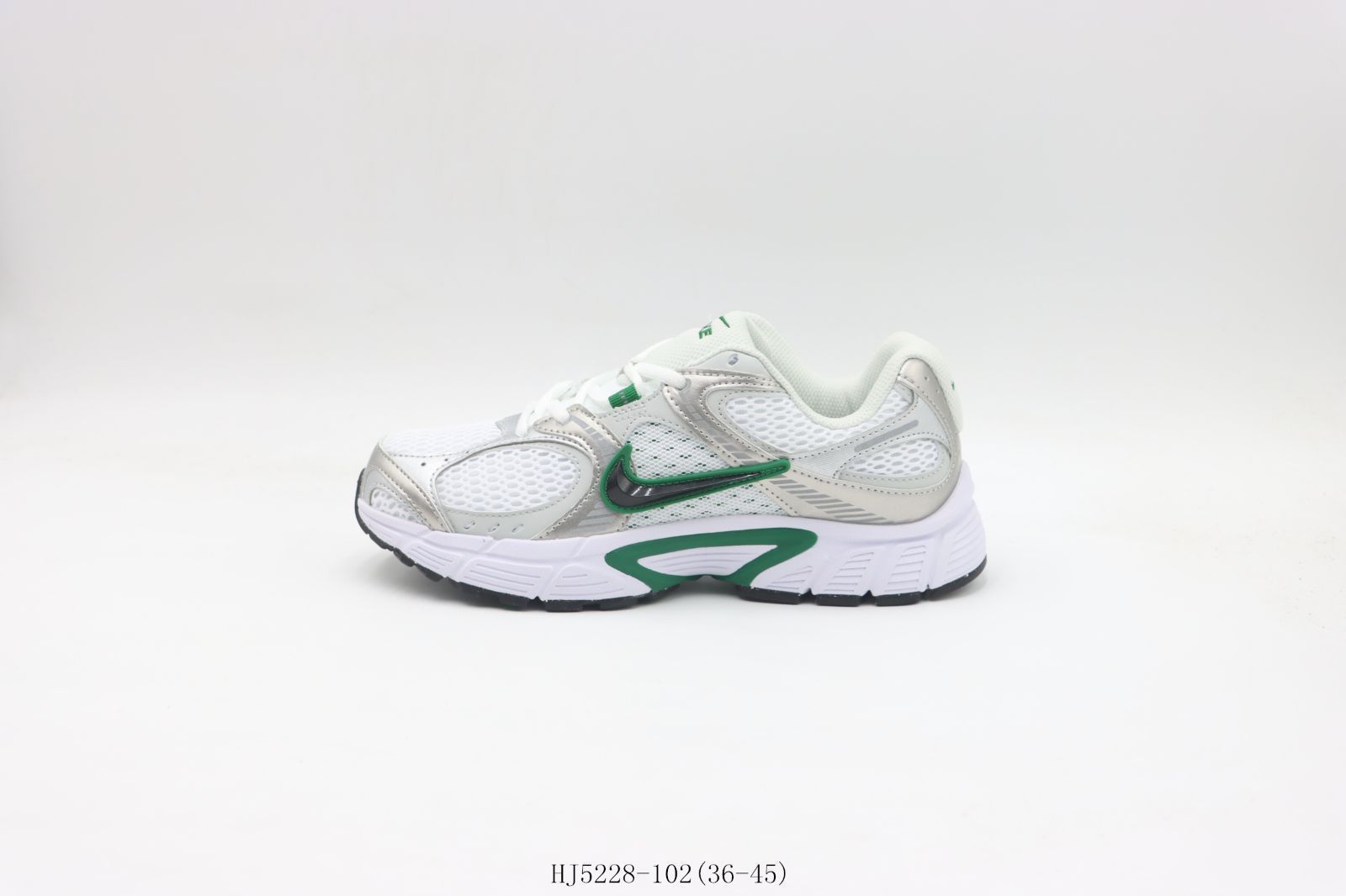 Nike ランニングシューズ ホワイト/グリーン/レッド 楽天市場】ナイキ nike スニーカー FN0228 103 ジャーニーラン