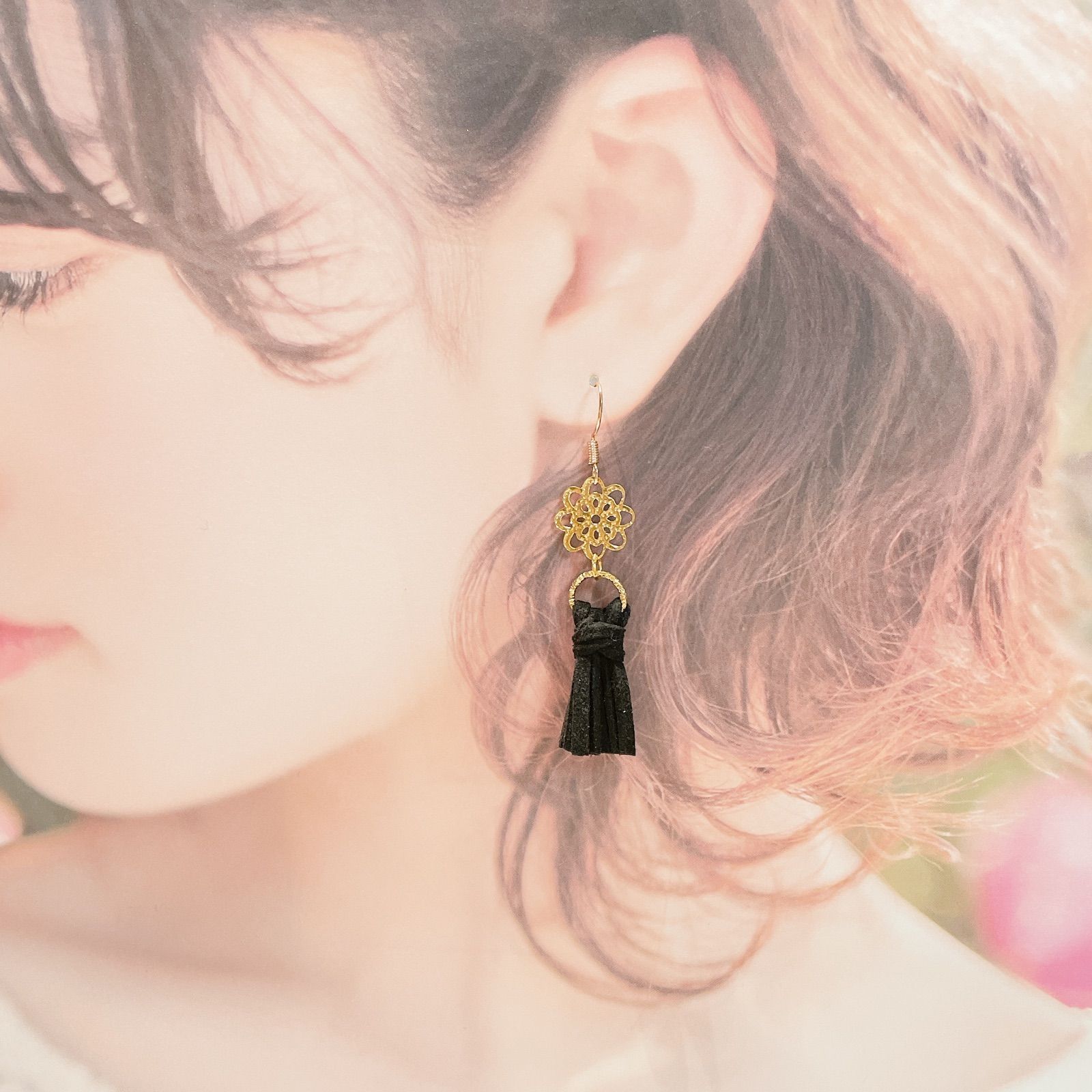 1395-62 ハンドメイドピアス タッセル 上品 フェイクレザー - メルカリ