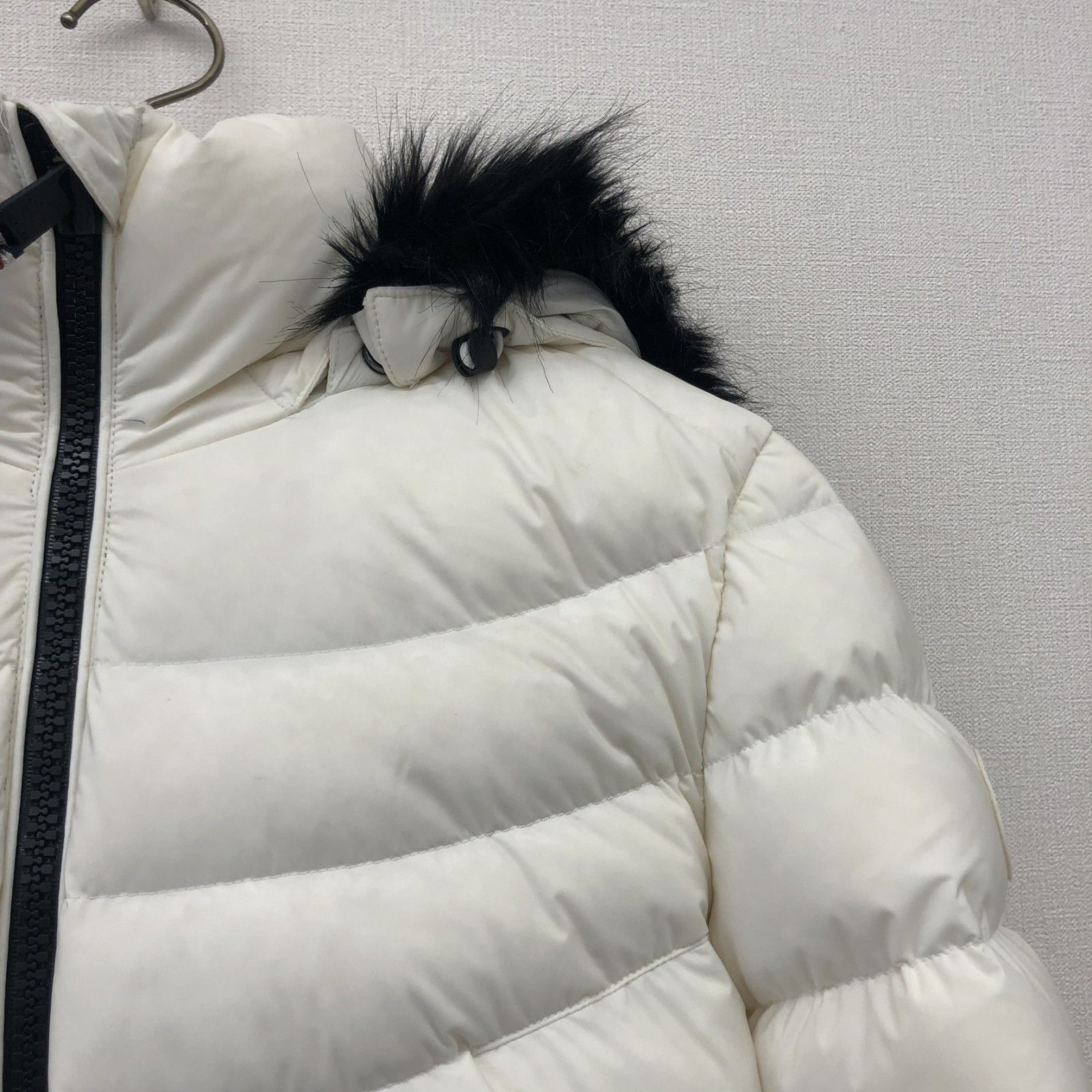 アウター 白系
