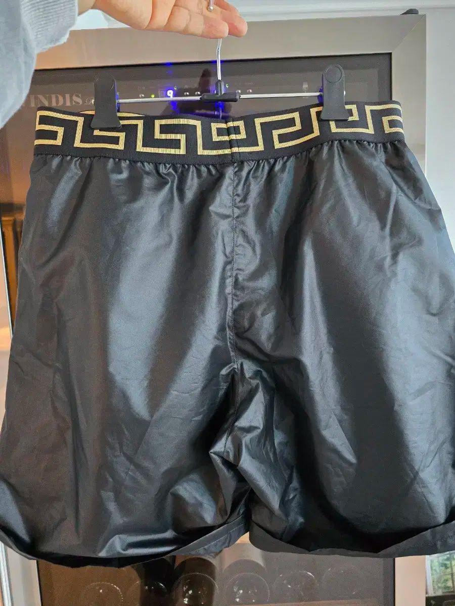 これらはスイミングショーツです