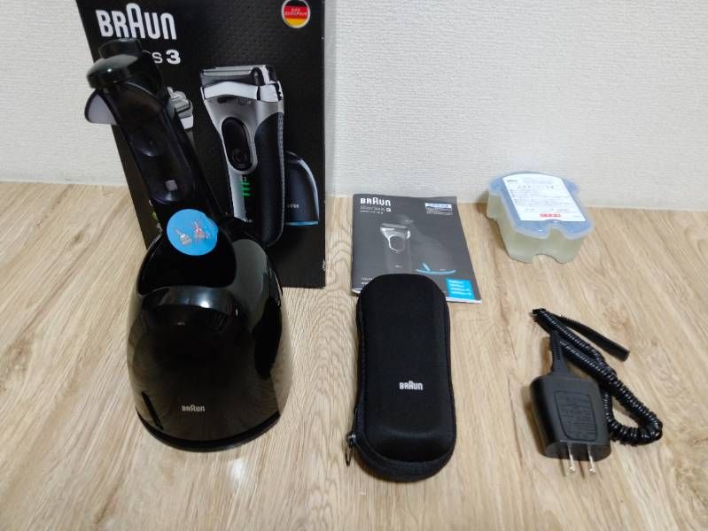 美品】ブラウン シェーバー シリーズ3 3090cc+チャージステーション 髭