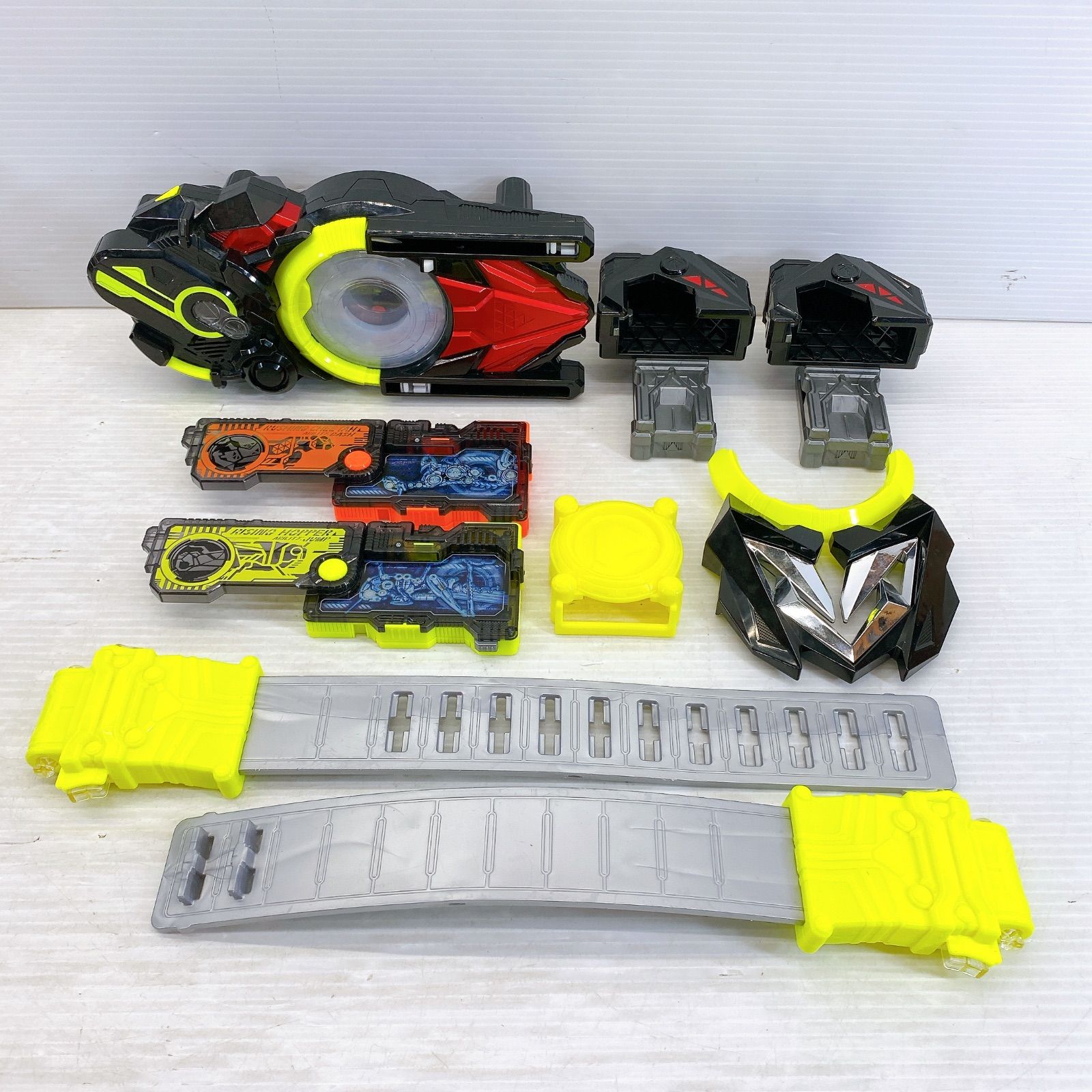 □BANDAI 仮面ライダーゼロワン DX飛電ゼロワンドライバー