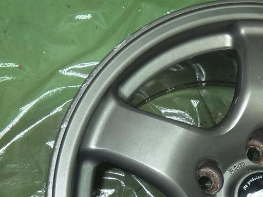 16インチ アルミホイール