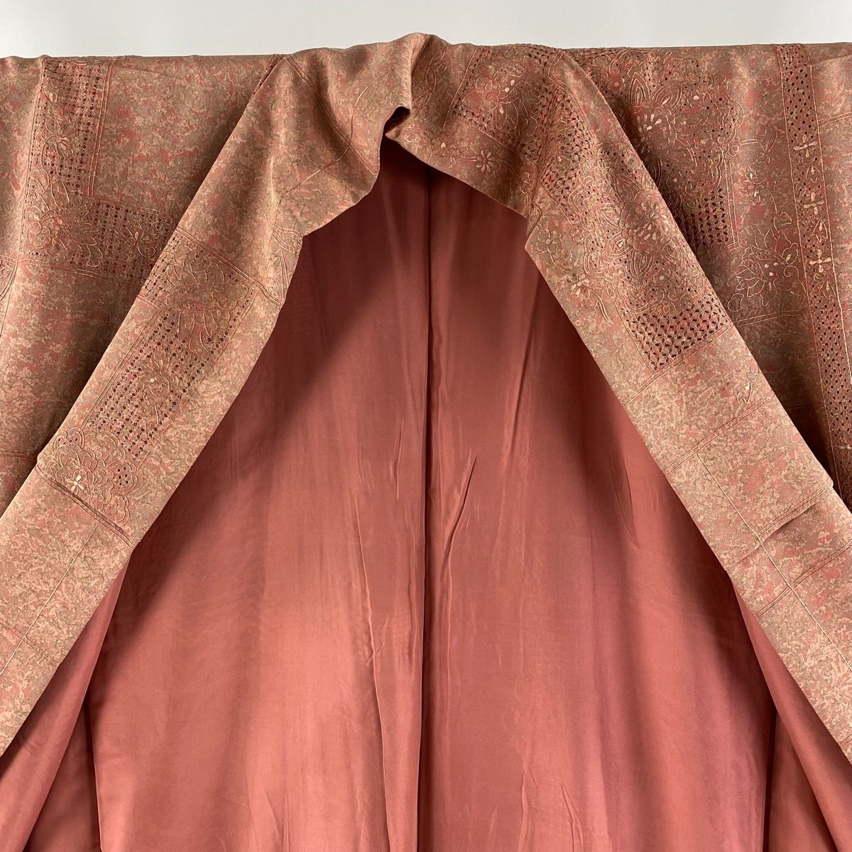 幾何学模様 刺繍