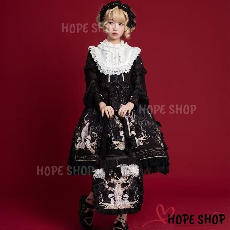 ロリータファッションの華麗なるワンピース