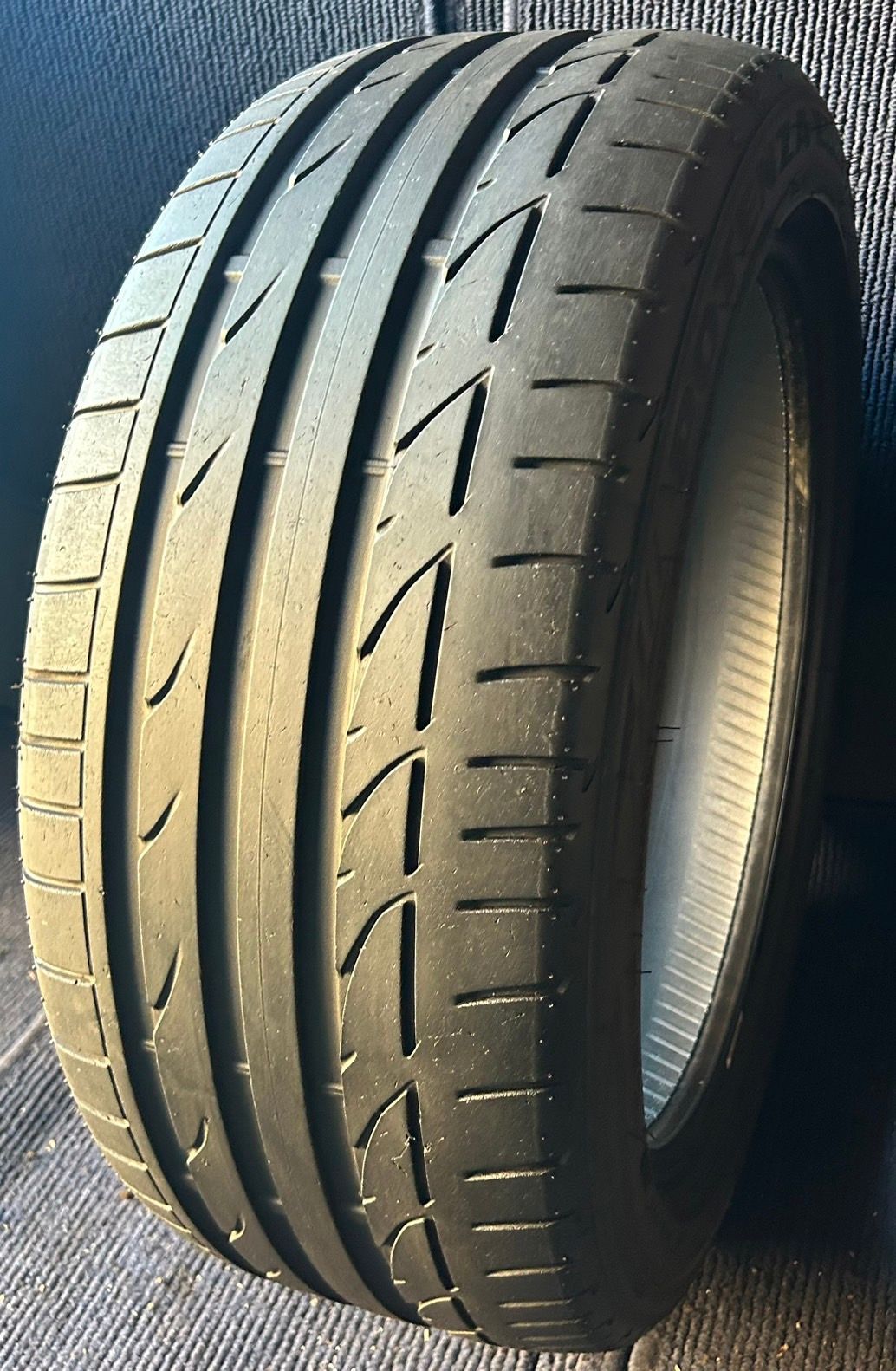 送料無料【2021年製造】【溝8分山】BRIDGESTONE POTENZA S001 1本  225/45R17 ランフラット、ビードに傷あり ASP2332
