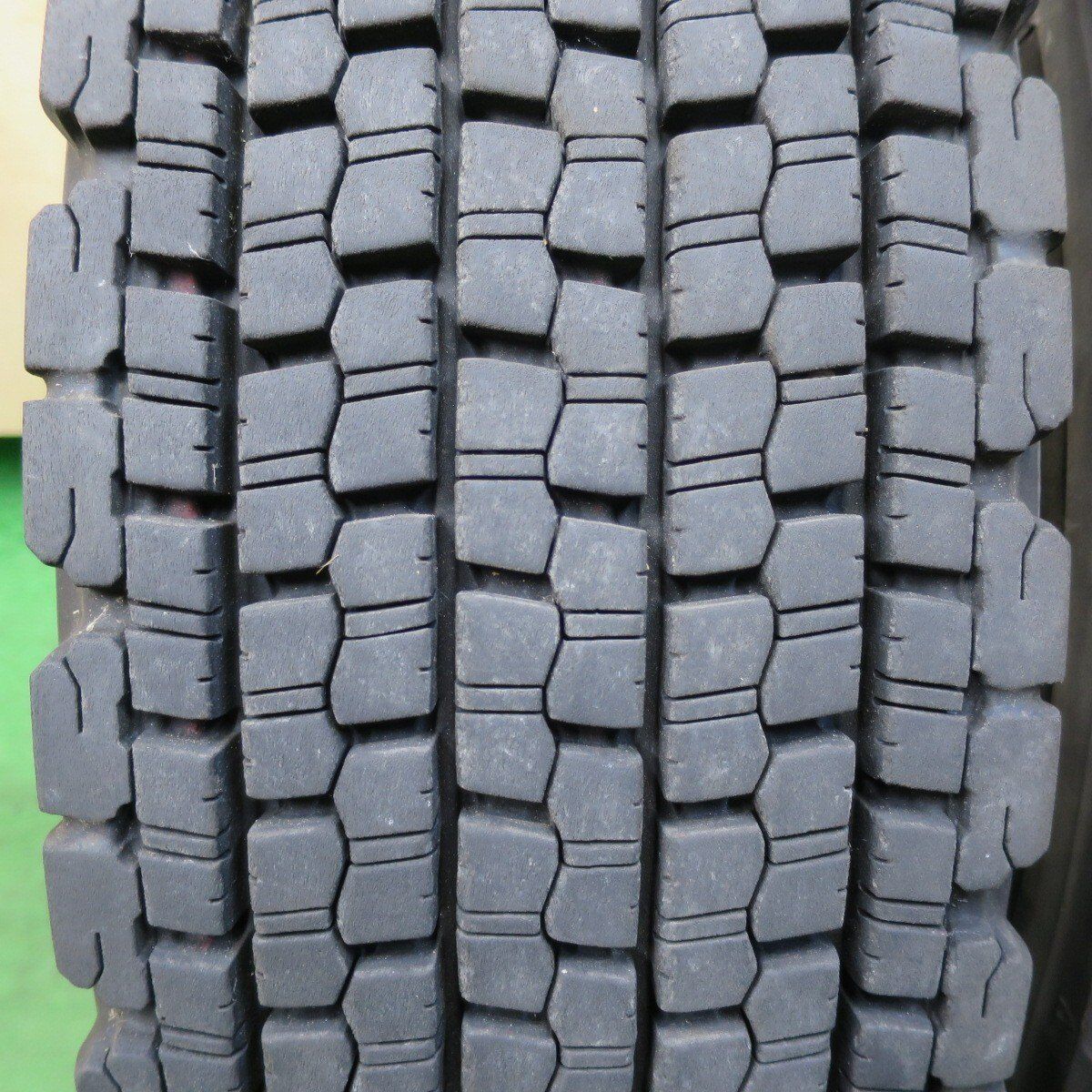 4本価格！22年☆トラック タイヤ 225/80R17.5 123/122L スタッドレス 