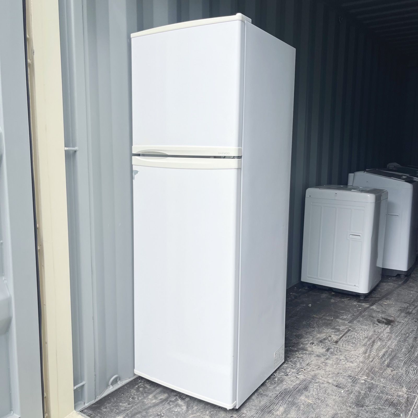 114 完動品 おしゃれホワイト大きめ227L冷蔵庫