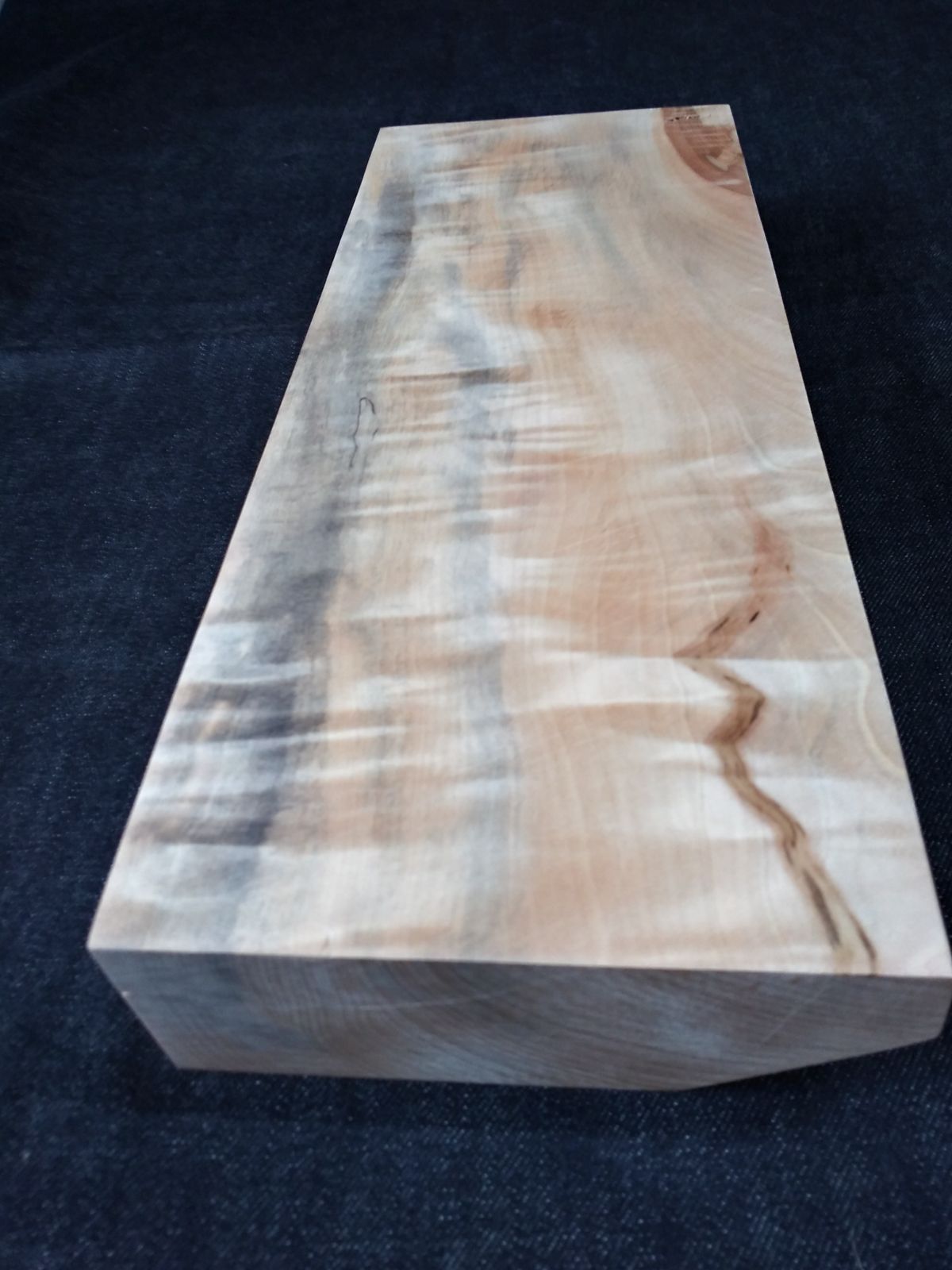 トチ　トチノキ　端材　杢　リップルマーク