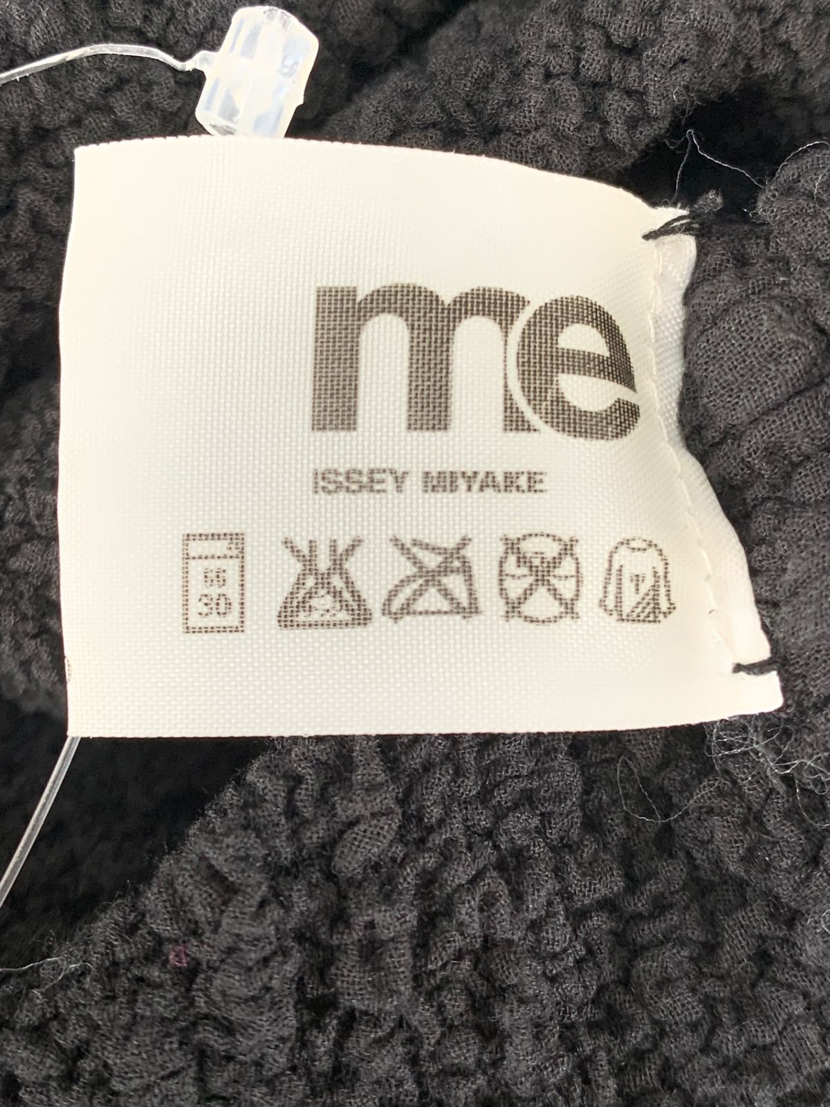 ミーイッセイミヤケ MI24FR739 プルオーバー ブラック カリフラワー ITDGBL96EIKS ISSEY MIYAKE - ミーイッセイミヤケ MI24FR739 プルオーバー