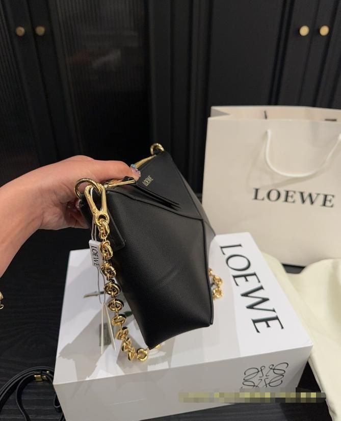 ロエベ アベニュー レザー リピートアナグラム チェーン ショルダーバッグ 黒 楽天市場】ロエベ LOEWE チェーン ショルダーバッグ アベニュー AVENUE