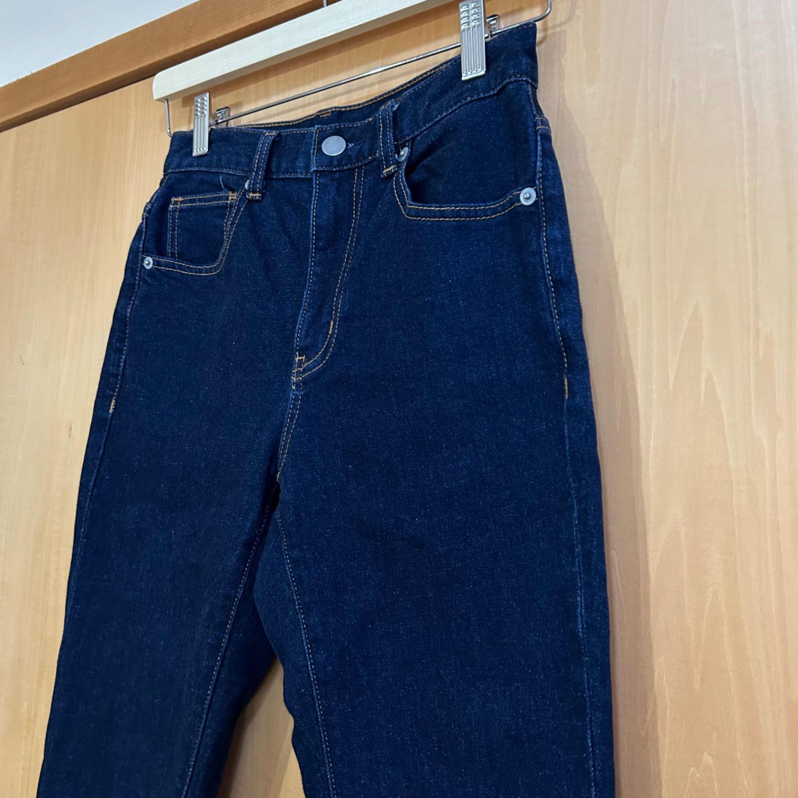 GU レディース スリムテーパードアンクルジーンズ サイズS 商品