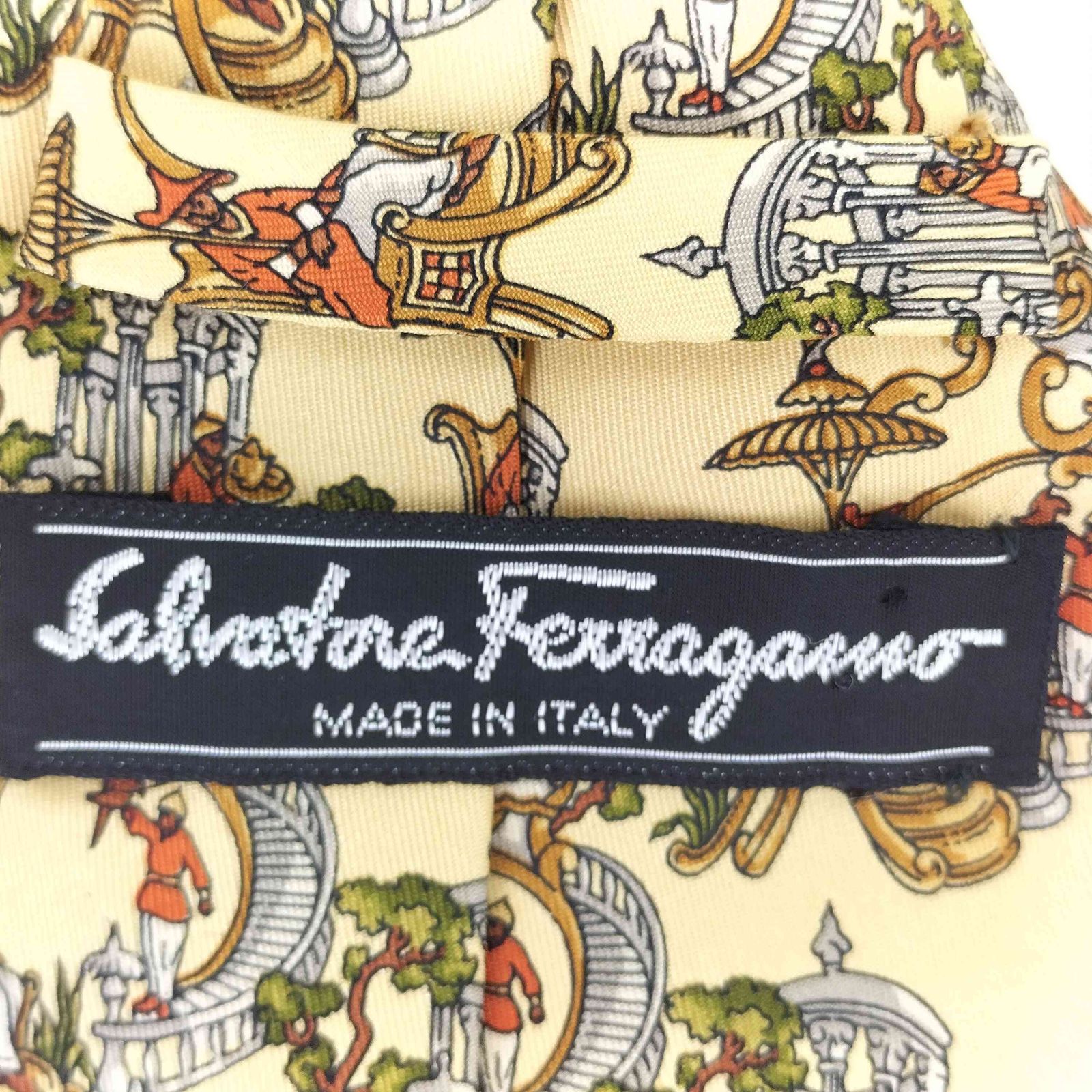 サルヴァトーレフェラガモ Salvatore Ferragamo イタリア製 総柄