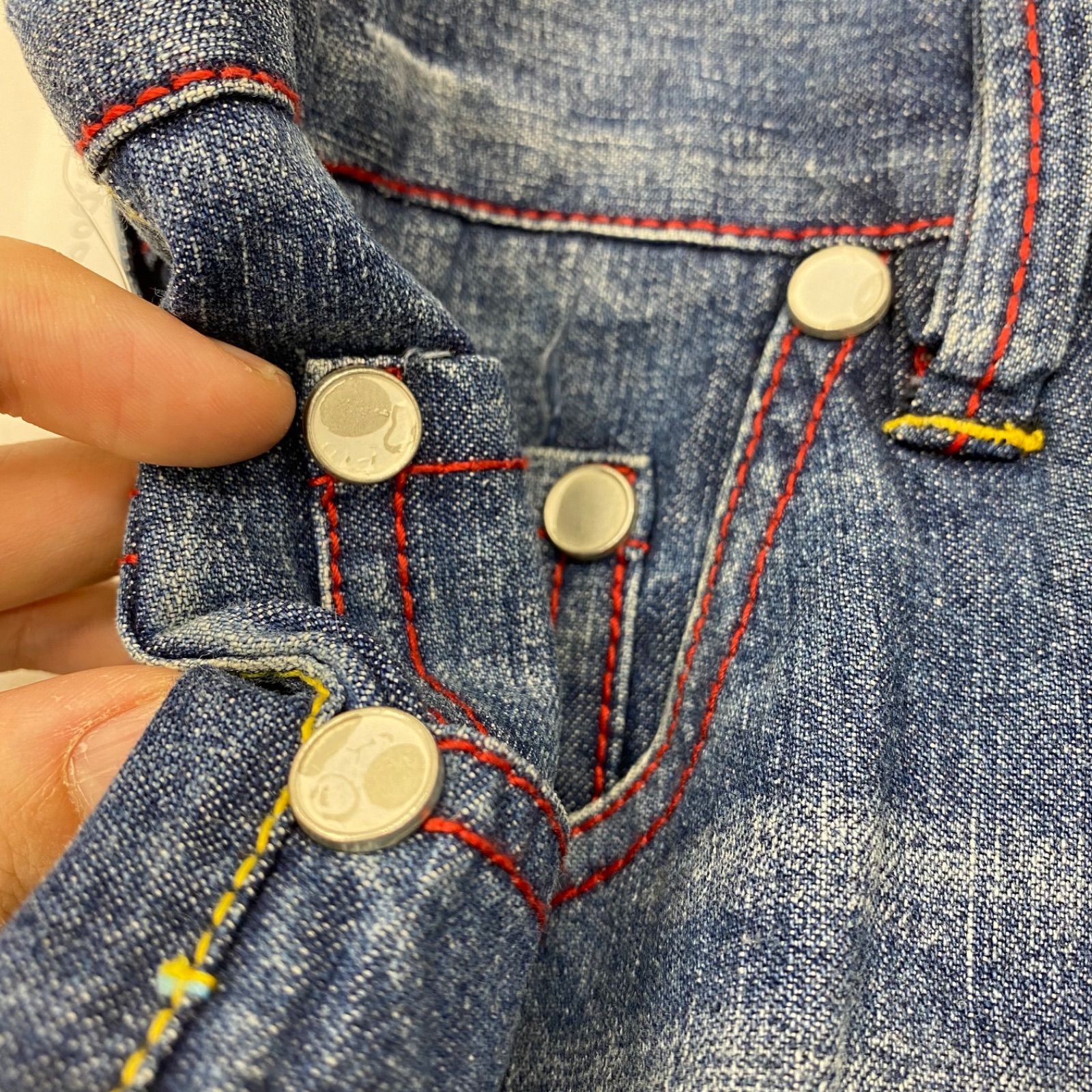 つばさCOOGI デニムジーパン ペイント 刺繍 ダメージ W42 L34 COOGI ブラックデニムパンツ W42 L34 クージー 刺繍 - メルカリ