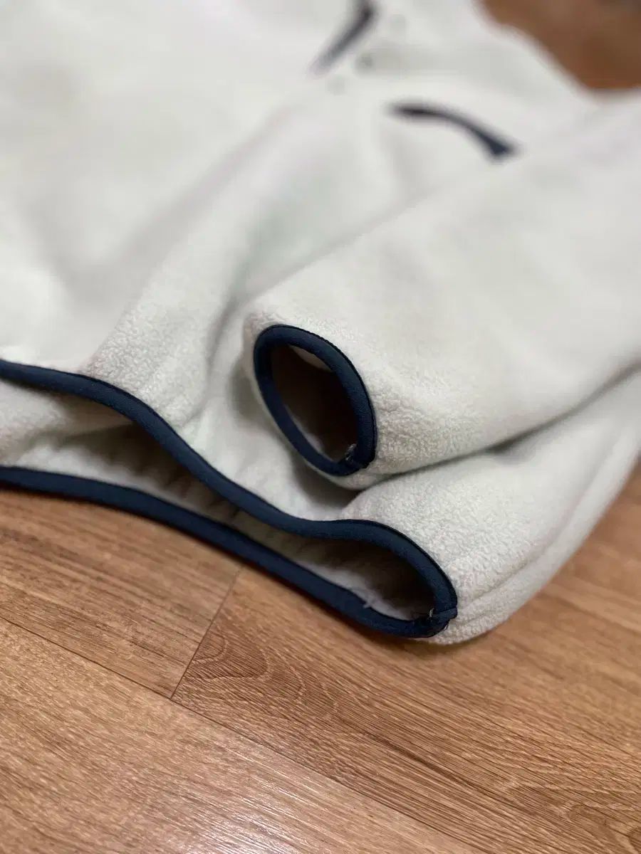 ボタン Anorak