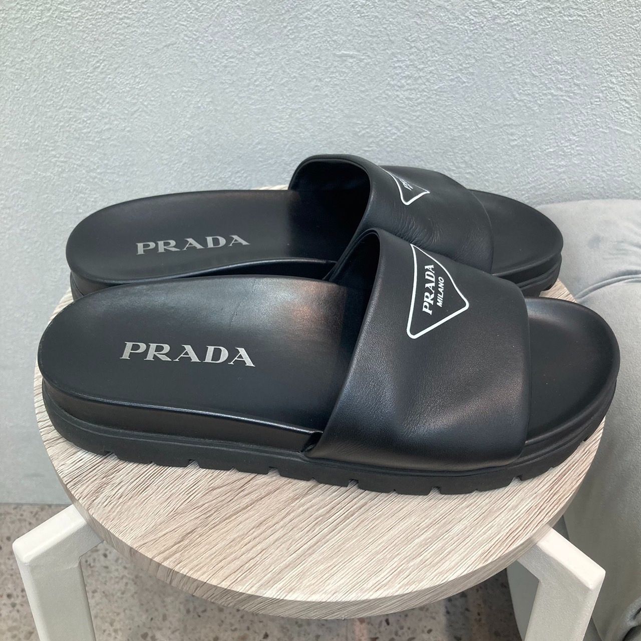 美品 PRADA ブラック スライドサンダル PRADA プラダ サンダル スライドサンダル ブラック メンズ