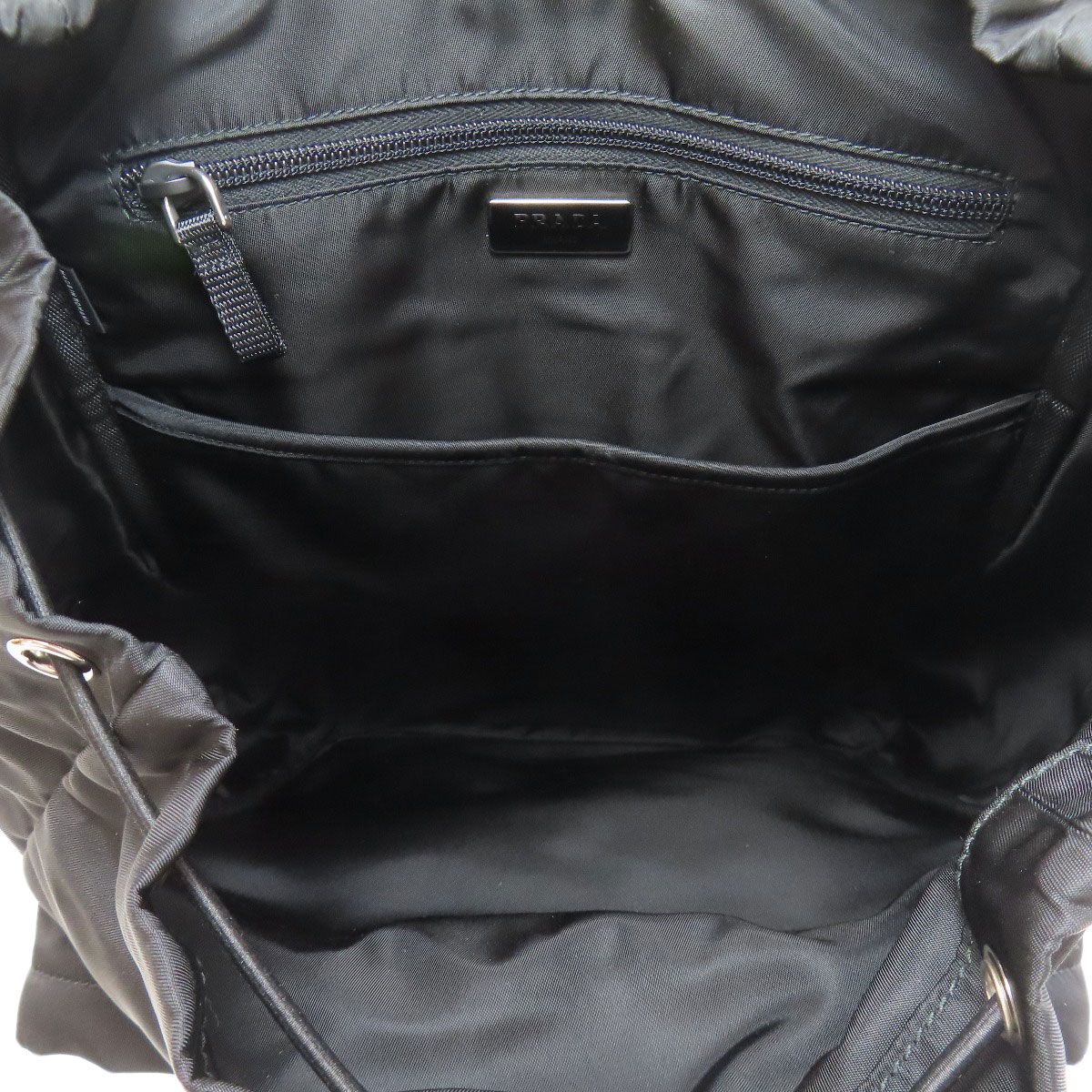 ロゴ金具 リュック