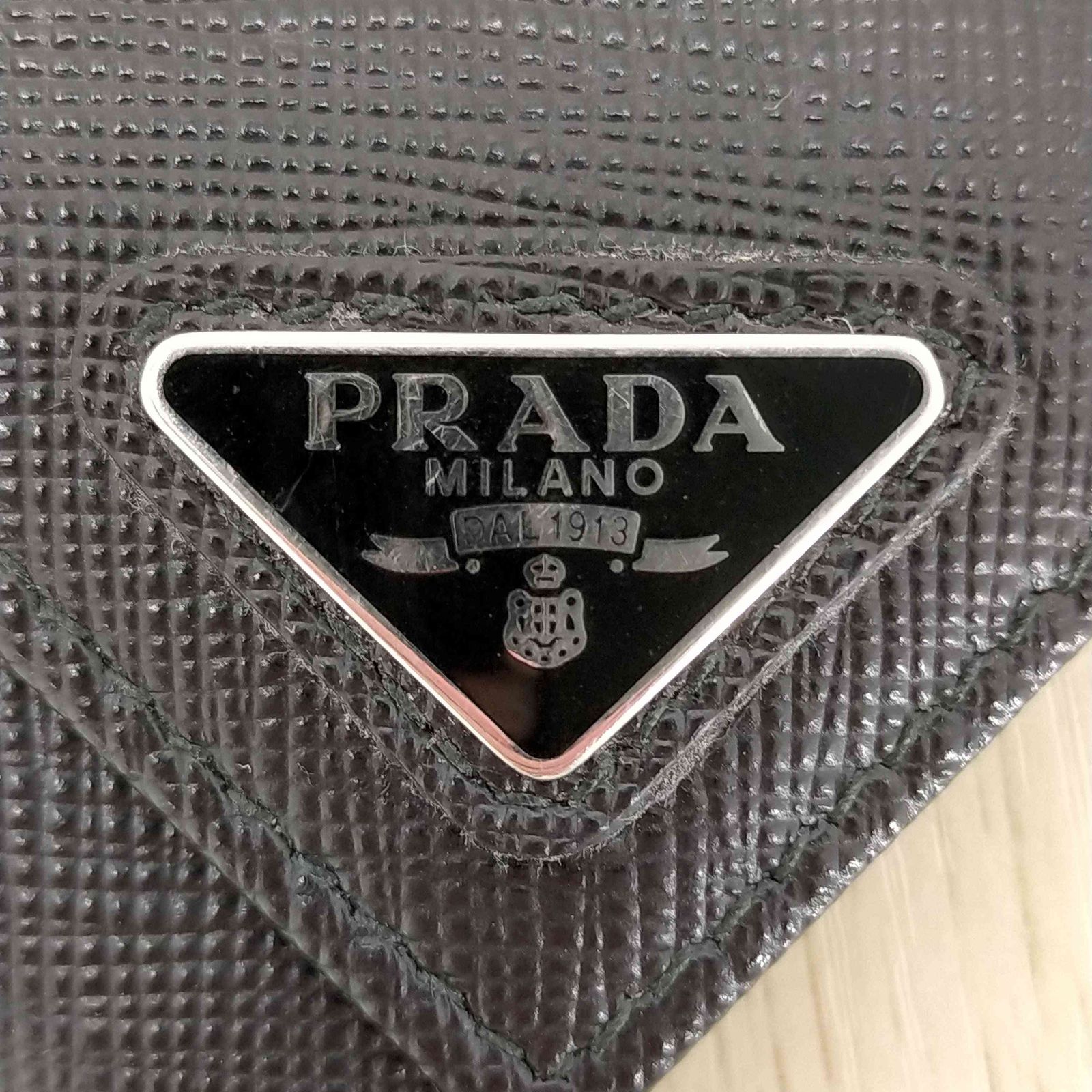 プラダ PRADA サフィアーノ トライアングル 6連キーケース