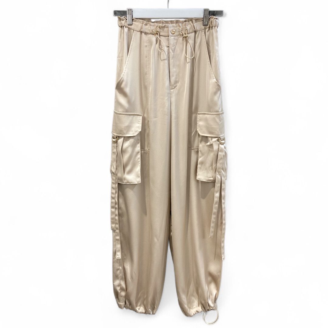 GRACECONTINENTAL グレースコンチネンタル サテンカーゴパンツ ウエスト調節 ウエストゴム 裾調節 ライトベージュ size36 レディース 春 ゴーゴー古着久喜倉庫店 草2254