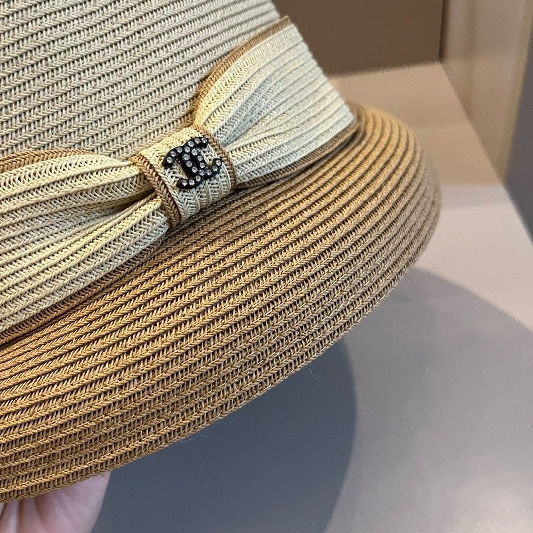 【チャームがついたお洒落ハット♪】 CHANEL ストローハット CHANEL(シャネル) ストローハット(レディース) - 海外通販のBUYMA