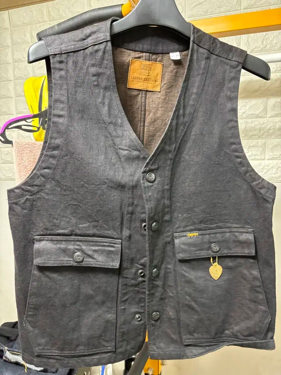 TROPHY CLOTHING トロフィークロージング ベスト