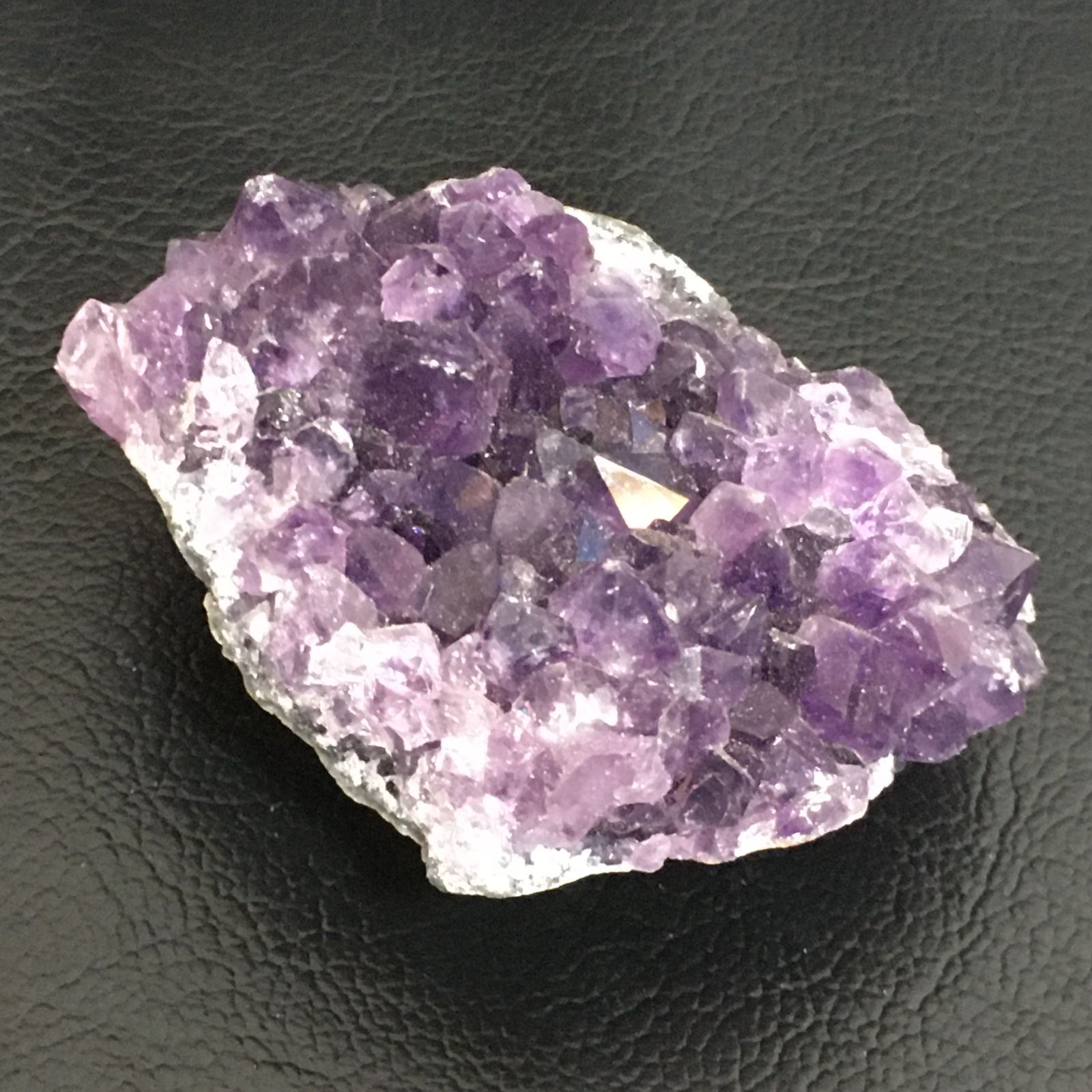【美品】ウルグアイ アメジスト(紫水晶) 鉱物 原石（Aランク）