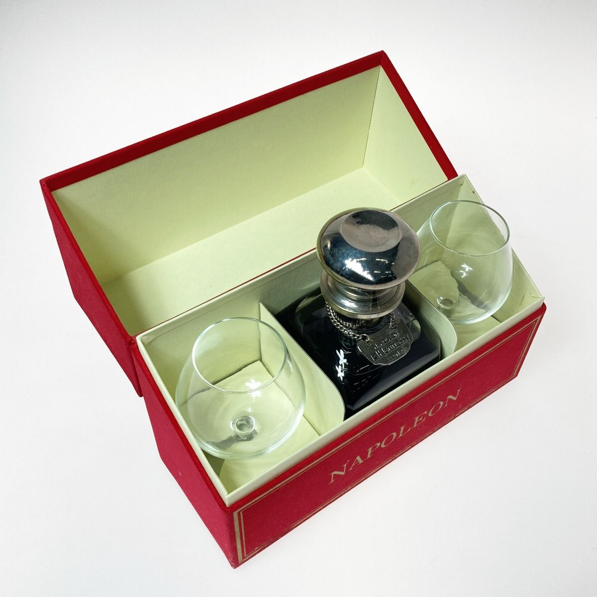 Hennessy ヘネシー ナポレオン シルバートップ ブランデー 箱有 Hennessy ヘネシー ナポレオン シルバートップ 700ml ブランデー