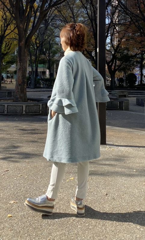 ワンポイントビジュー お袖コンシャスコート サックス Toilette トワレ 427-037 70