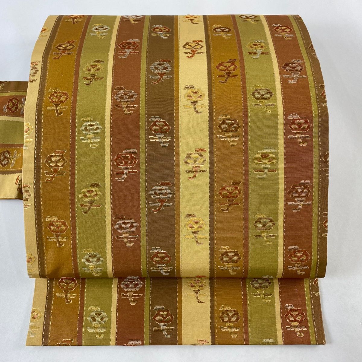 名古屋帯 秀品 縞 幾何学模様 箔 山吹色 正絹