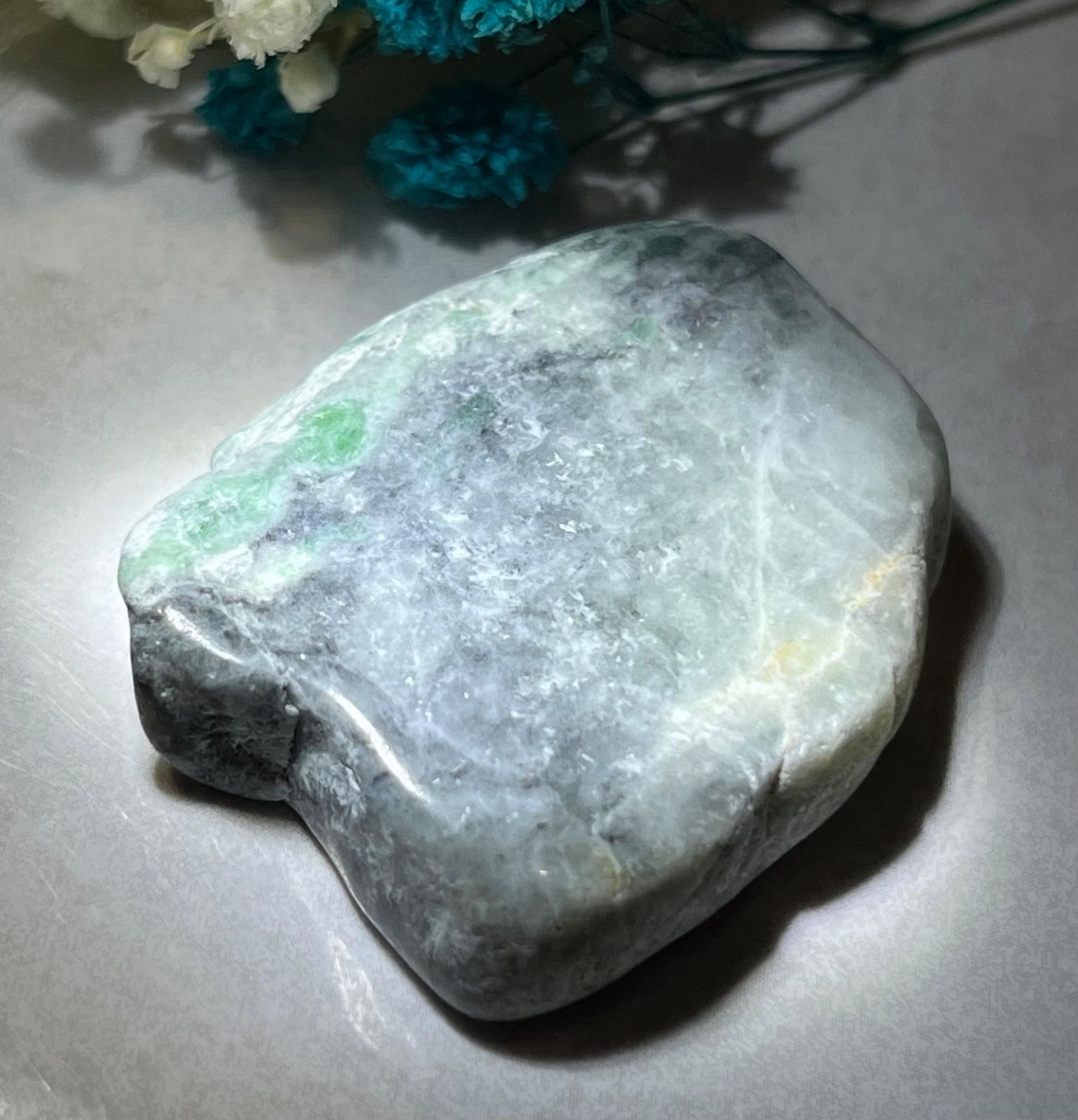 長寿の御守り✨　糸魚川　翡翠　原石　ジェダイド　タンブル 長寿の御守り✨ 糸魚川 翡翠 原石 ジェダイド タンブル - メルカリ