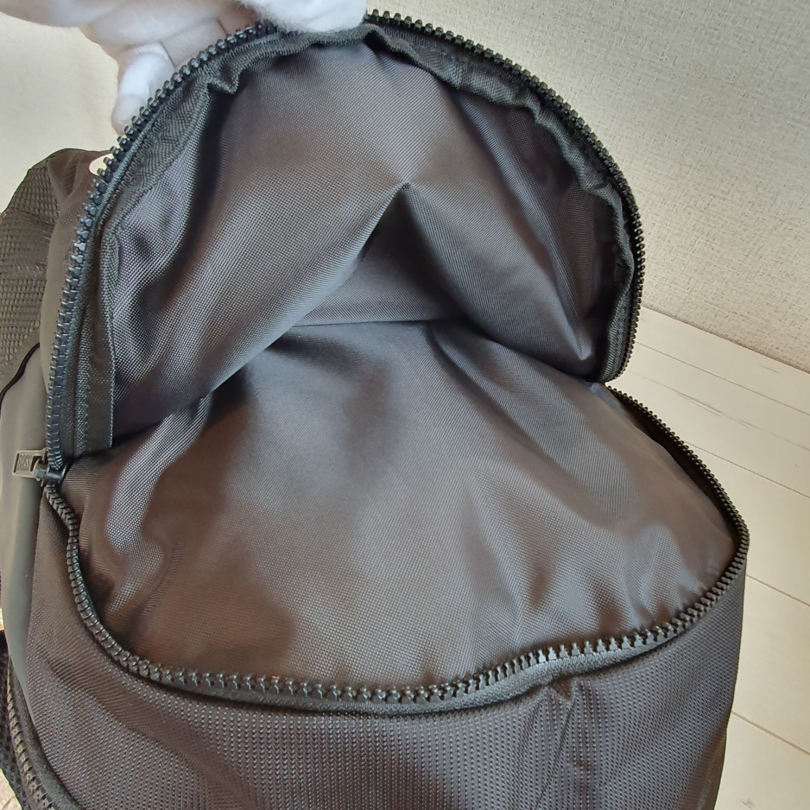 新品・未使用】HUGO BOSS ロゴ ナイロンバックパック ブラック J2033609B - メルカリ