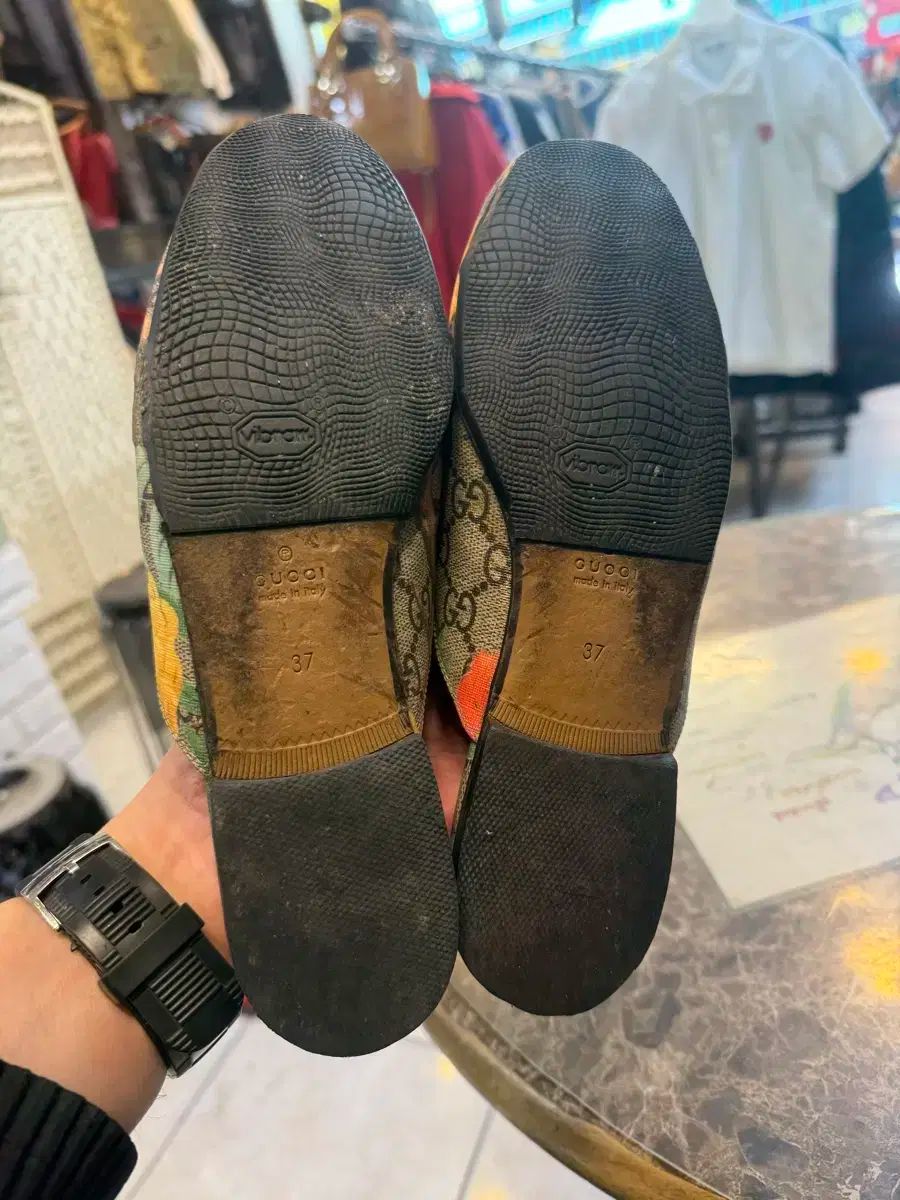 GUCCI グッチ