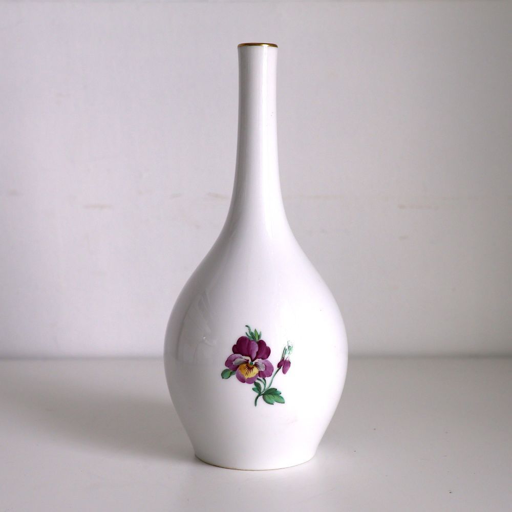 ドイツ　ベルリン王立陶器　KPM　花瓶 気品あふれるKPMベルリンの花瓶（17cm） - 貴人たちのマイセン