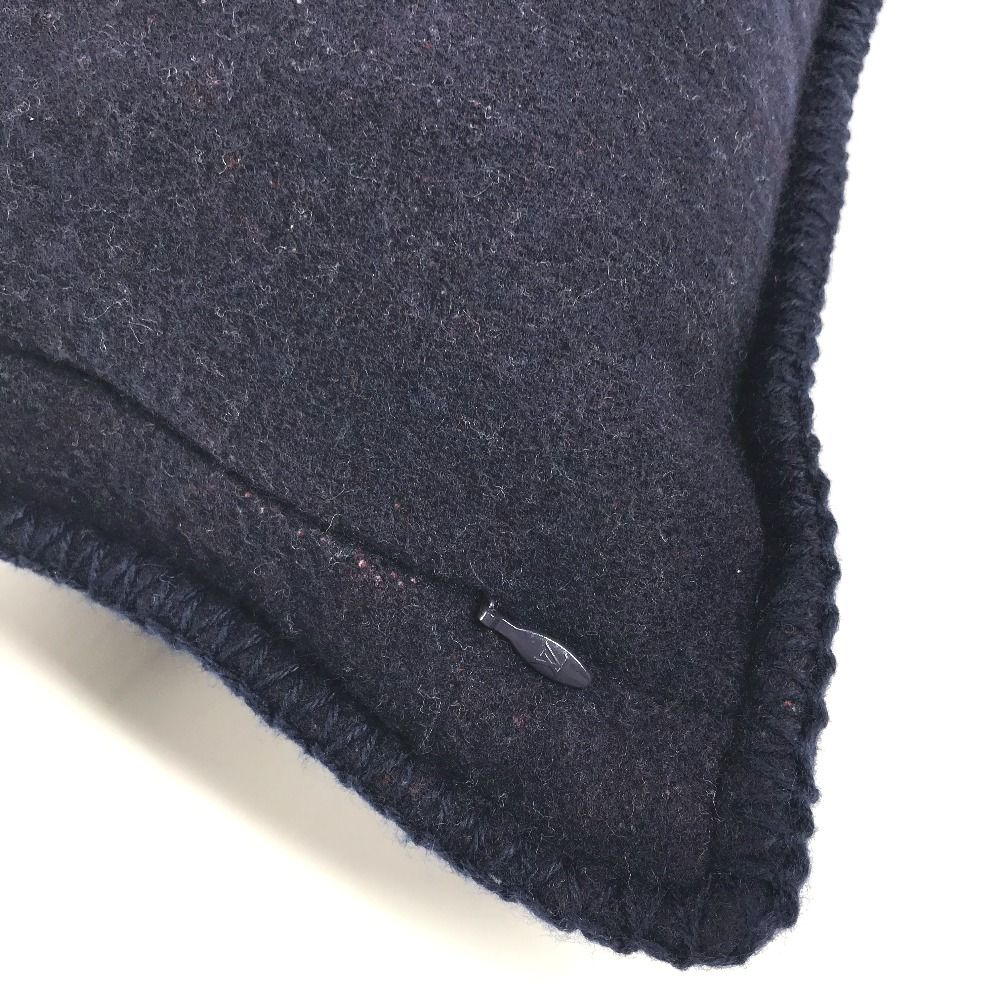 LOUIS VUITTON ルイヴィトン クッション ロゴ LV M77626