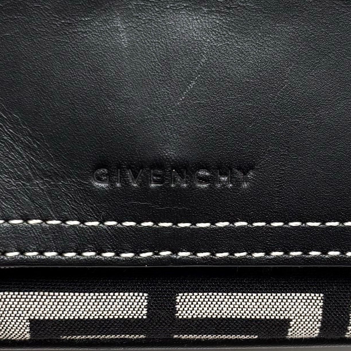 ✨良品✨ GIVENCHY ジバンシー ハンドバッグ フラップ 4G柄