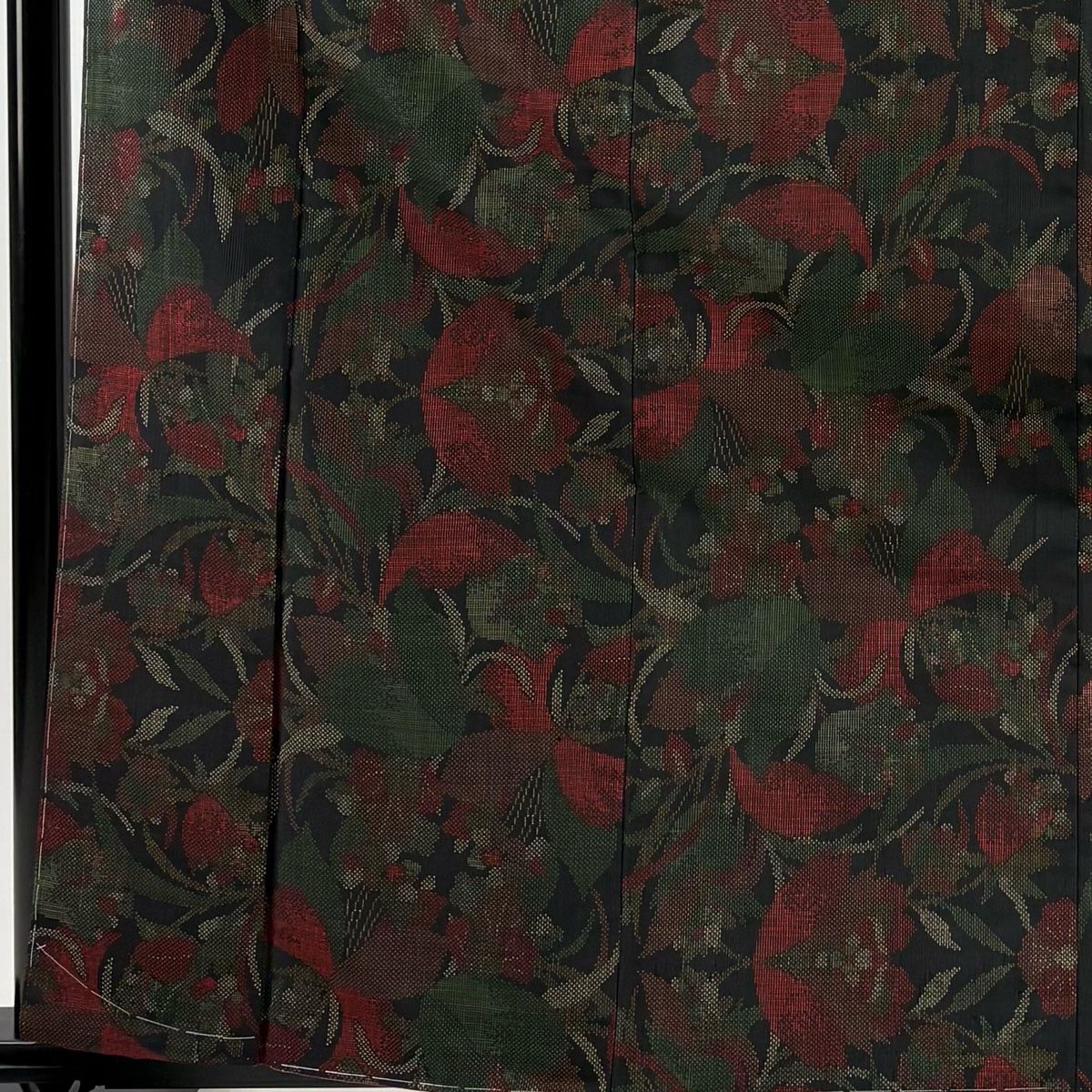 大島紬 身丈163.5cm 裄丈65cm M 袷 証紙 草花 黒 正絹 秀品