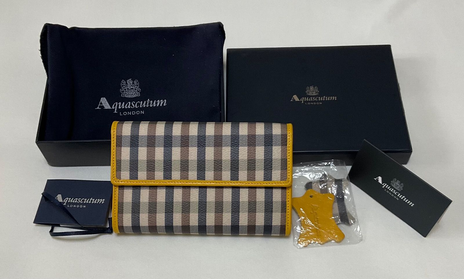 Aquascutum☆アクアスキュータム☆3つ折財布☆新品未使用箱付☆本革