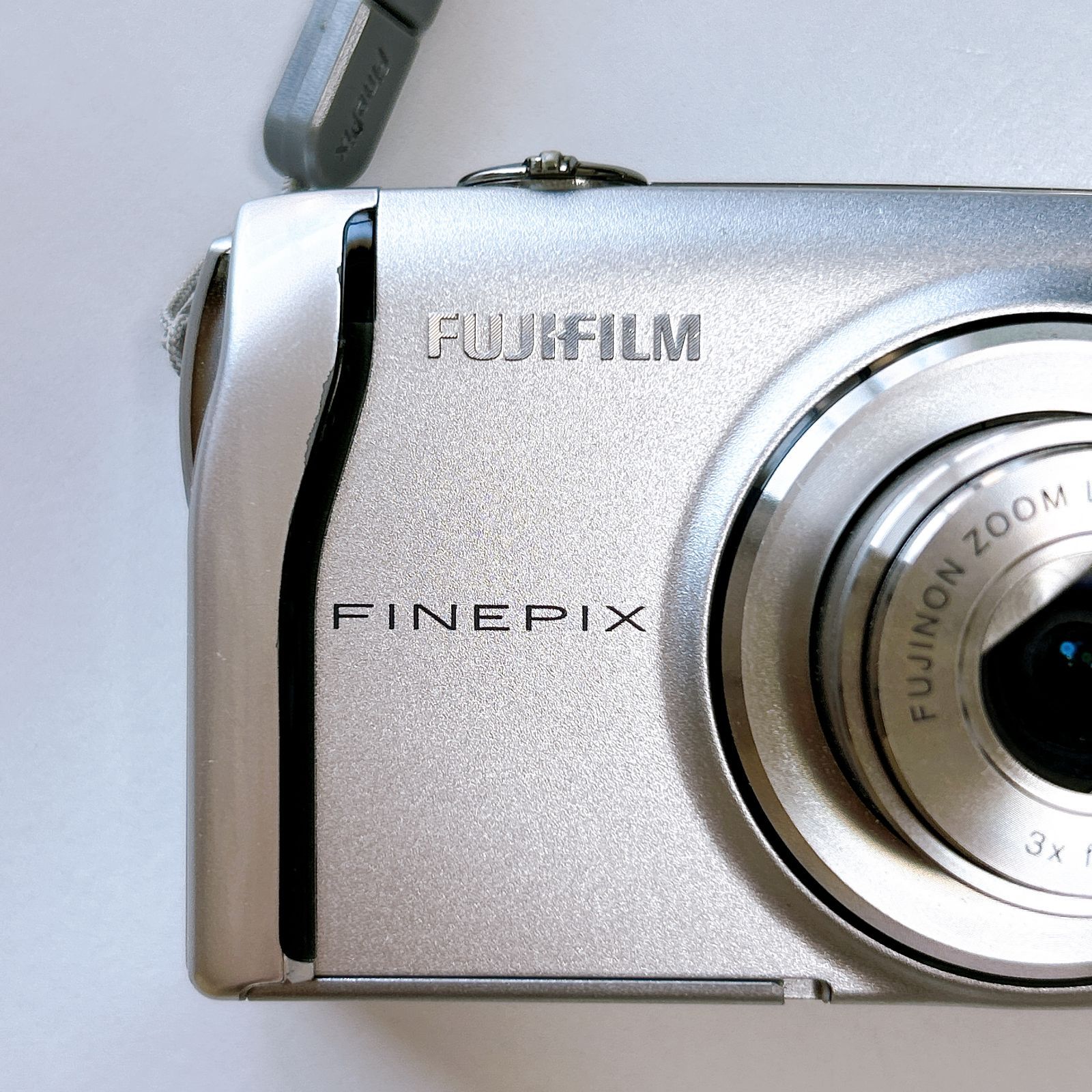 フジフィルム fine pix F40 シルバー デジカメ 充電器ないため