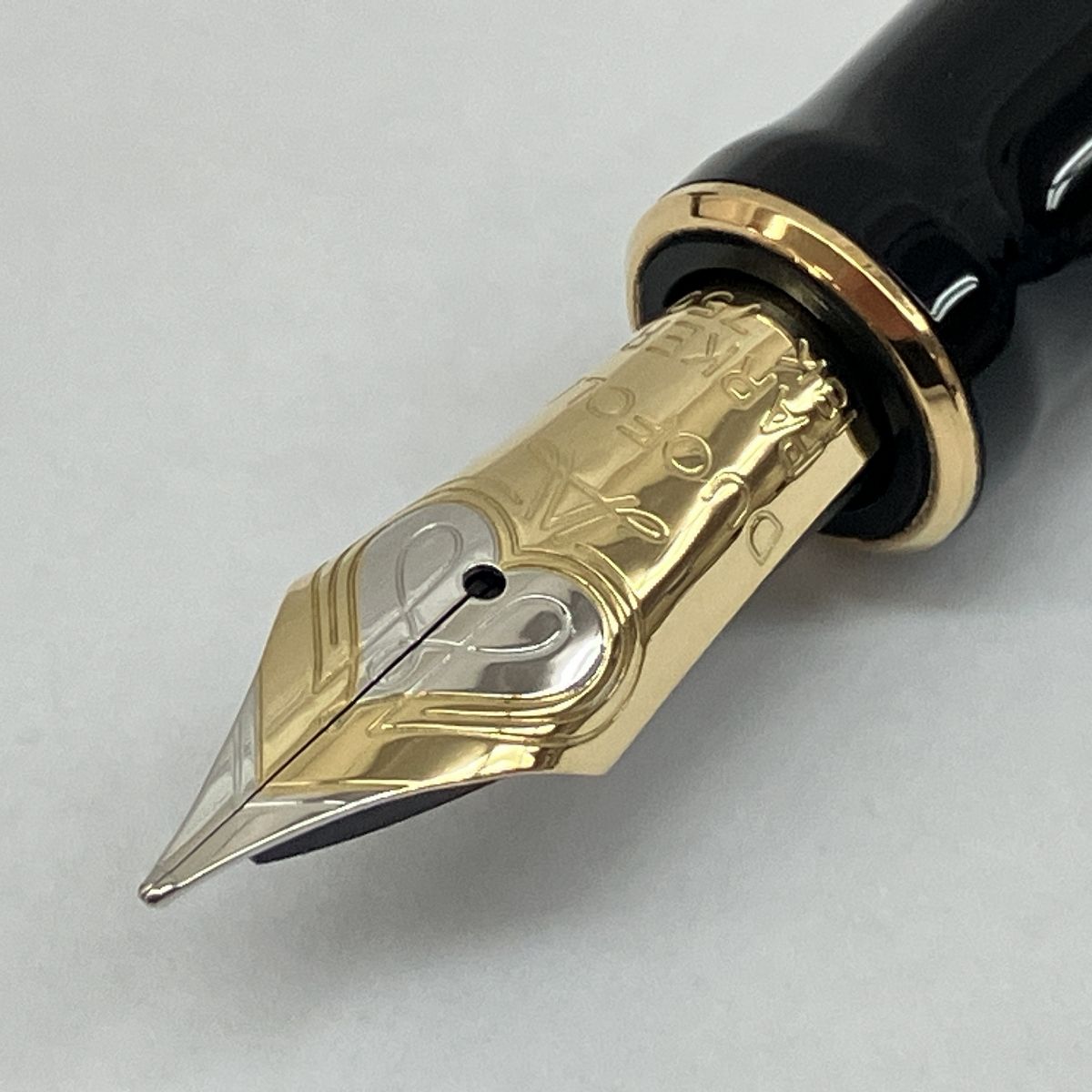 クラシック ブラック