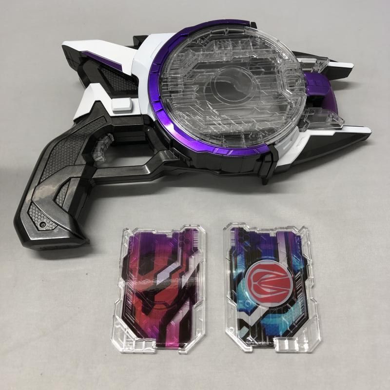 【中古】 仮面ライダーギーツ 変身玩具 まとめ売りセット DXメモリアルレーザーレイズライザー 他 バンダイ DXレイズライザーベルト＆レイズライザーカードセット｜仮面