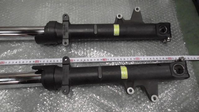 フロントフォーク SHOWA