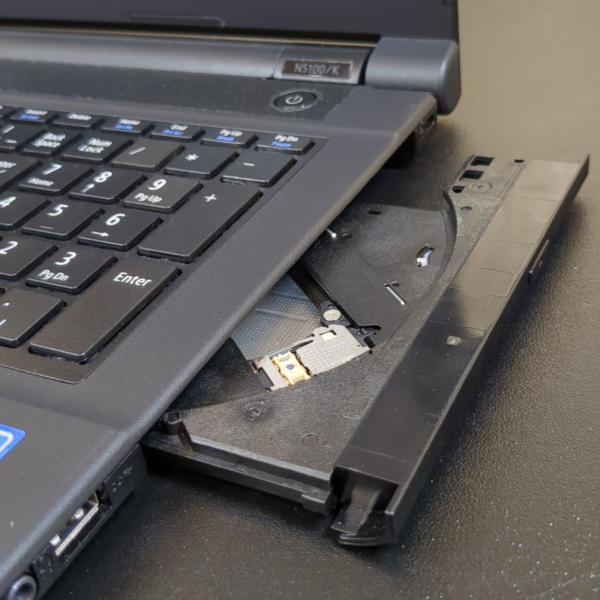 i7・16GB 富士通 美品 U939/B Office2024 ノートPC 富士通