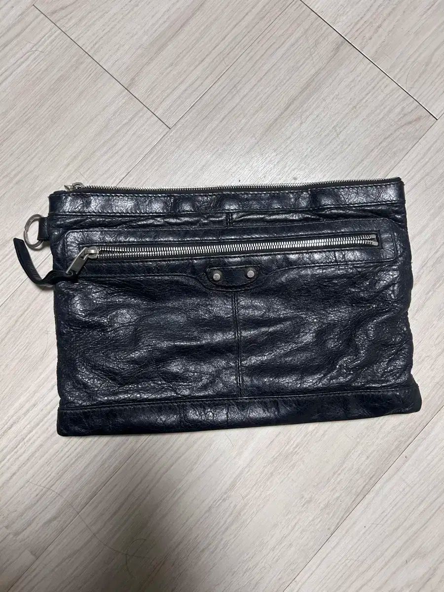 バレンシアガ クラッチバッグ ミディアム