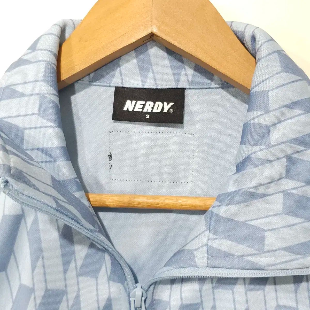 NERDY(ノルディ) DNA モノグラム トラック セット ライトブルー NERDY(ノルディ) DNA モノグラム トラック セット ライトブルー