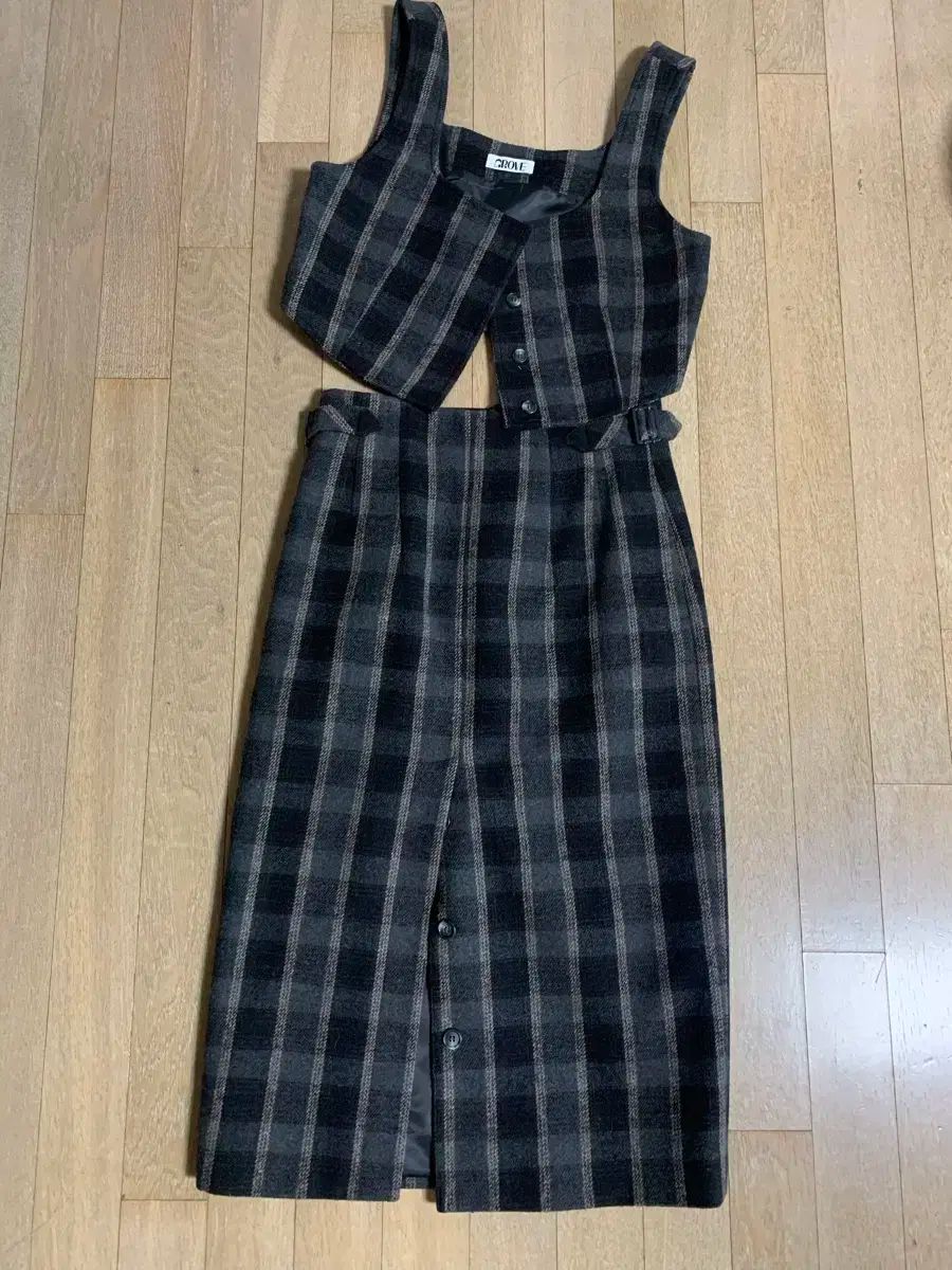 grovestore グローブのセットアップ molt vest and skirt
