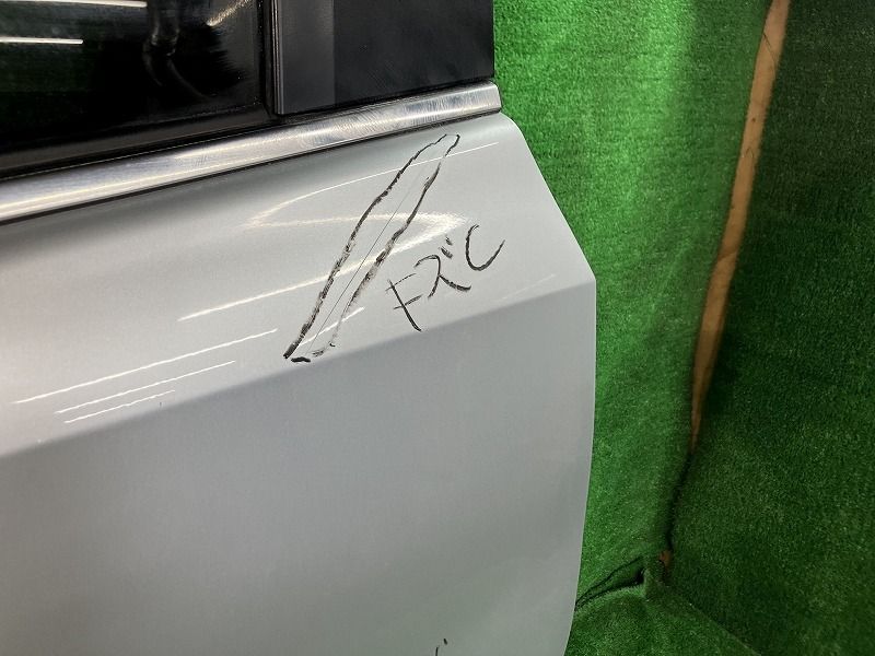 エスクァイア ZRR85G 左リアドア XI 4WD 7人 ニホンイタ M31Q8 67004-28650 1F7 FFCRYSTALESIA_COM