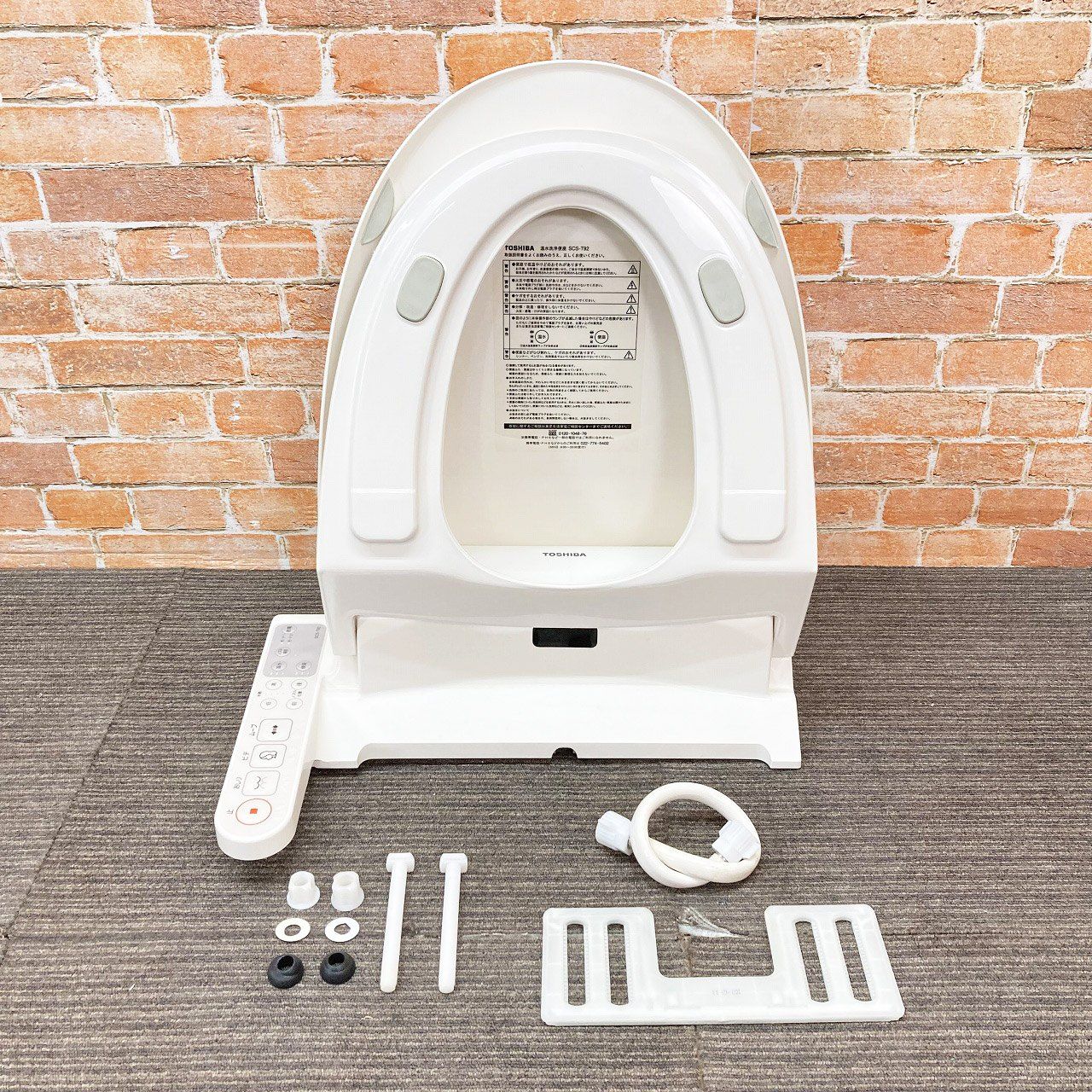 品 TOSHIBA 東芝 電気温水便座 ウォシュレット シャワートイレ SCS-T92 3J090110